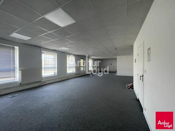 SAINT JACQUES DE LA LANDE - BUREAUX A LOUER - 254 m² DIVISIBLE