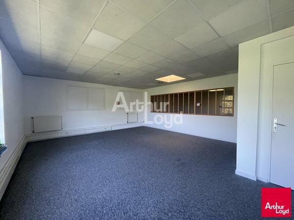 SAINT JACQUES DE LA LANDE - BUREAUX A LOUER - 254 m² DIVISIBLE