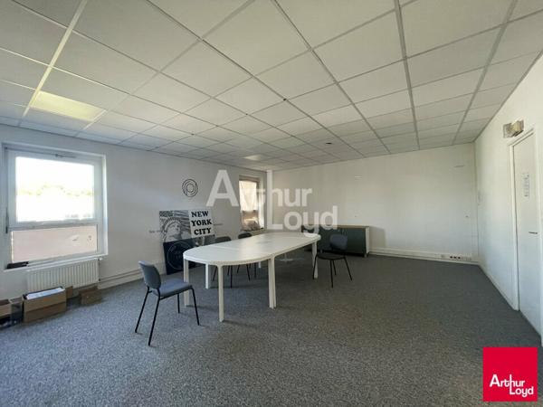 SAINT JACQUES DE LA LANDE - BUREAUX A LOUER - 254 m² DIVISIBLE