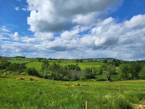Terrain libre constructeur de 733 m² avec une belle vue dégagée