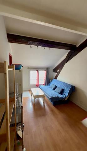 Versailles Montreuil ! Charmant studio meublé de 20 m² avec mezzanine ! Loyer 673 €/mois charges comprises **  - Référence  28660