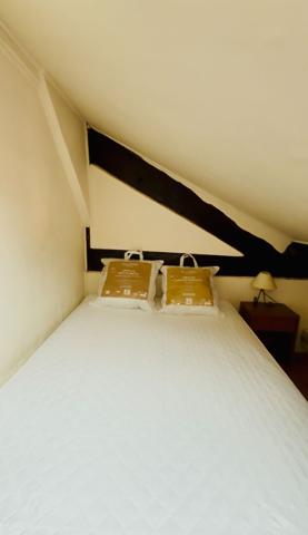 Versailles Montreuil ! Charmant studio meublé de 20 m² avec mezzanine ! Loyer 673 €/mois charges comprises **  - Référence  28660
