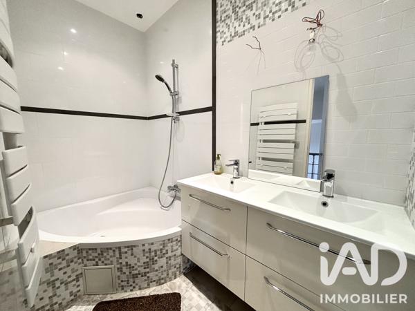 Maison à vendre 7 pièces 127 m² Saint-Cyr-l'École