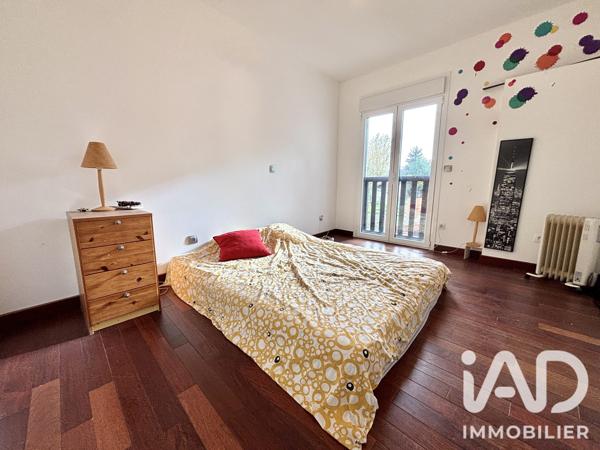 Maison à vendre 7 pièces 127 m² Saint-Cyr-l'École
