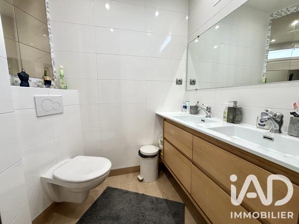 Maison à vendre 7 pièces 127 m² Saint-Cyr-l'École