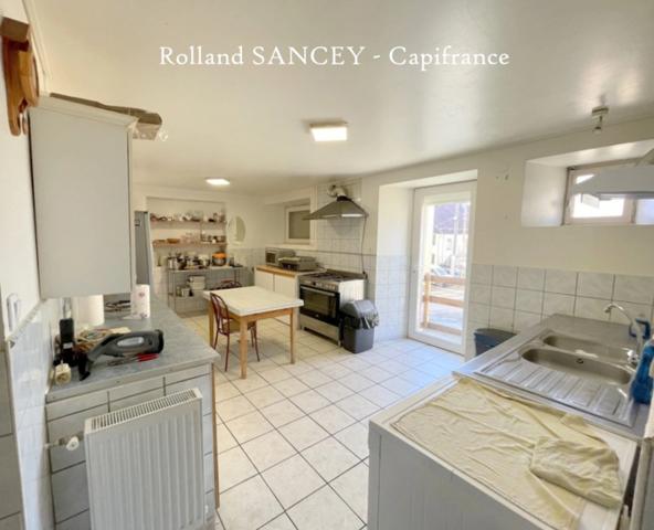 Maison avec activité à vendre 10 pièces MONTECHEROUX (25)