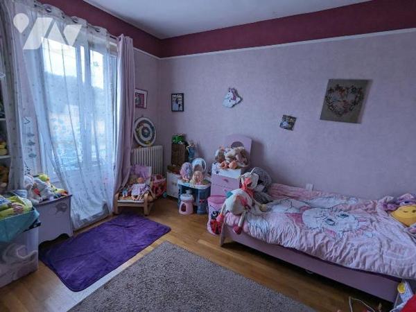 Maison à Vendre à Authon-du-Perche (28330) en Eure-et-Loir (28)

Charmante maison familiale d...