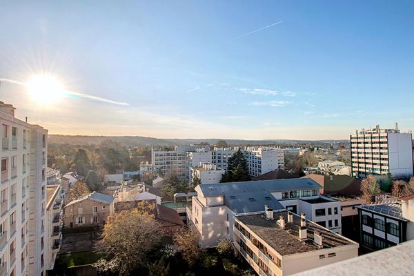 APPARTEMENT RUEIL-MALMAISON CENTRE VILLE 2 PIECES 52M² DERNIER ÉTAGE AVEC BALCON CAVE ET PARKING