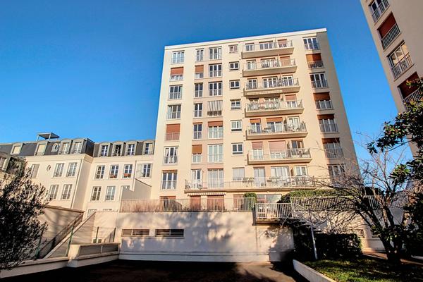 APPARTEMENT RUEIL-MALMAISON CENTRE VILLE 2 PIECES 52M² DERNIER ÉTAGE AVEC BALCON CAVE ET PARKING