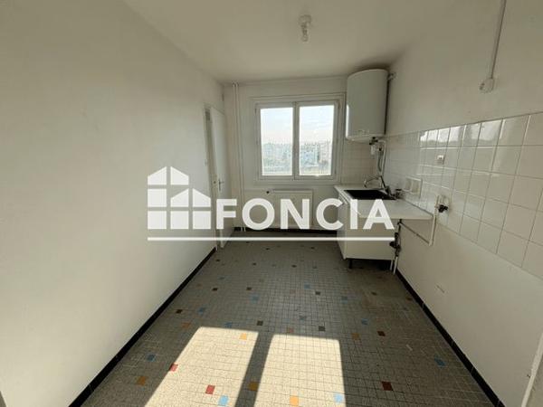 Location Appartement 4 pièces 69.56 m² - 63 RUE JEAN BART Bourg Les Valence 26500