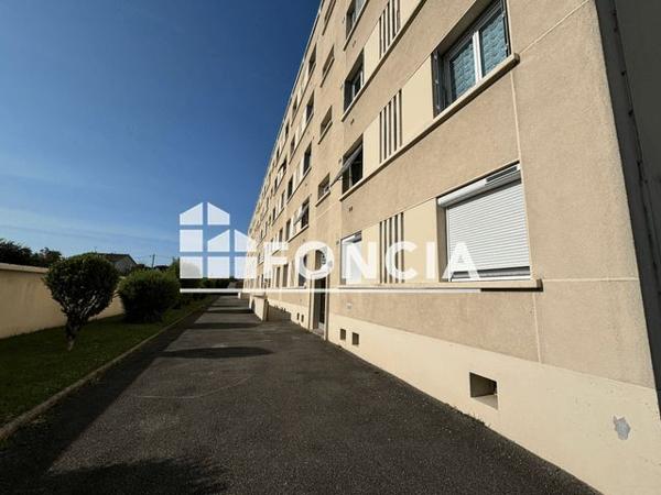 Location Appartement 4 pièces 69.56 m² - 63 RUE JEAN BART Bourg Les Valence 26500