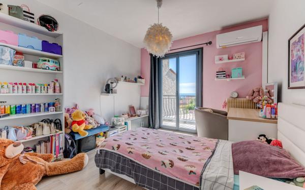 Maison à vendre    4 pièces • 110,87 m2 Villeneuve-Loubet