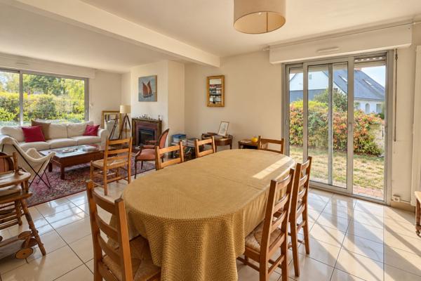 A VENDRE – A pied des commerces et du centre ville – SENE