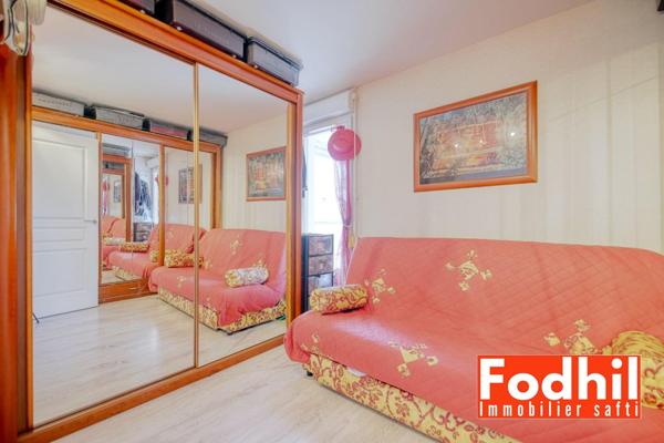 Appartement 3 pièces de 70 m²- au 3éme étage avec ascenseur- Balcon- Box et cave.