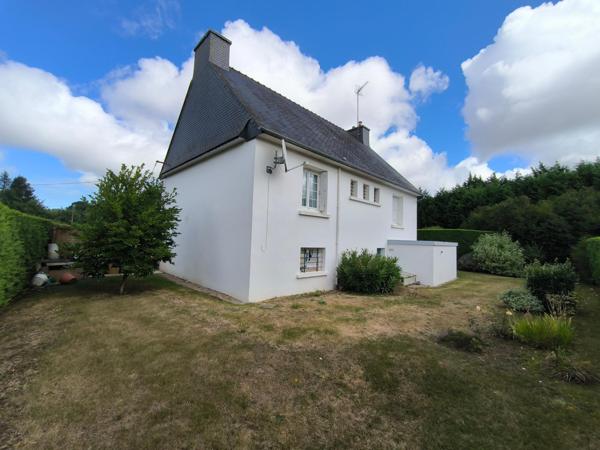 non loin des commerces et de la mer