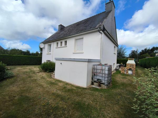 non loin des commerces et de la mer