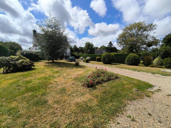 non loin des commerces et de la mer