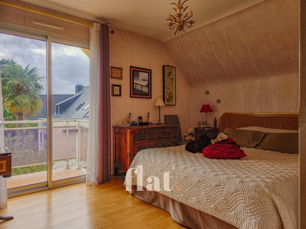 Maison
                                                                                                                                                                                                                                                                                                                        5 pièce(s)                                                                                                                                                                                                          4 chambre(s)                                                                                                                                                                                                          130  m²