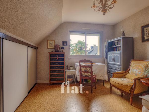 Maison
                                                                                                                                                                                                                                                                                                                        5 pièce(s)                                                                                                                                                                                                          4 chambre(s)                                                                                                                                                                                                          130  m²