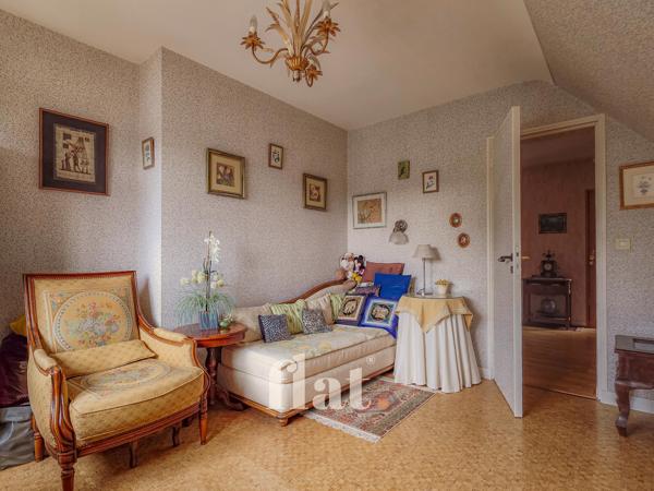 Maison
                                                                                                                                                                                                                                                                                                                        5 pièce(s)                                                                                                                                                                                                          4 chambre(s)                                                                                                                                                                                                          130  m²