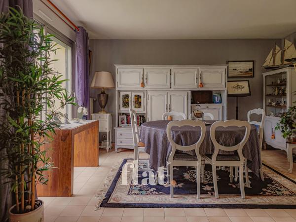 Maison
                                                                                                                                                                                                                                                                                                                        5 pièce(s)                                                                                                                                                                                                          4 chambre(s)                                                                                                                                                                                                          130  m²