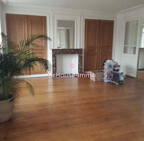 Appartement à louer 4 pièces de 77 m²