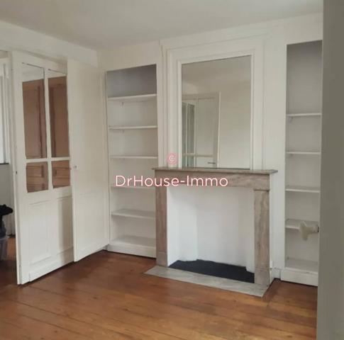 Appartement à louer 4 pièces de 77 m²