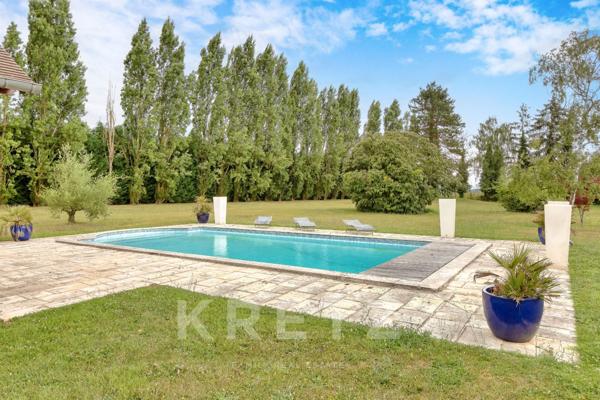 Propriété familiale avec piscine