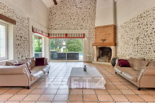 Propriété familiale avec piscine