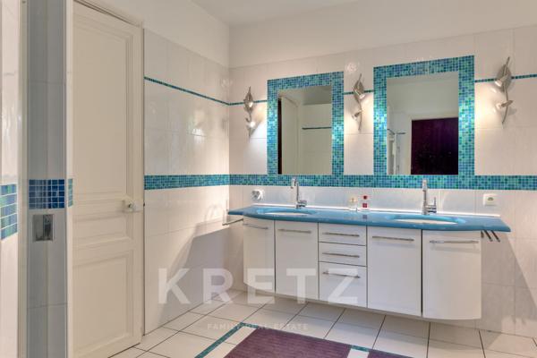 Propriété familiale avec piscine