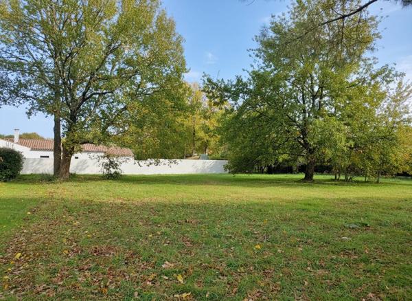 TERRAIN à BREUILLET