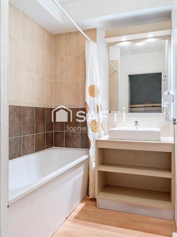 Studio idéalement placé dans résidence avec piscine