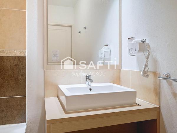 Studio idéalement placé dans résidence avec piscine