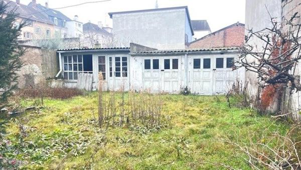 Maison + Commerce + Terrain + Combles aménageables + Parking garage