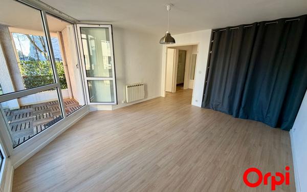 Appartement à vendre    1 pièce • 34 m2 Montigny-le-Bretonneux