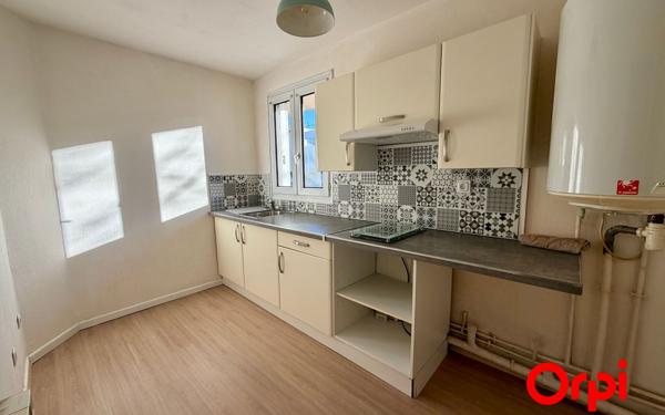 Appartement à vendre    1 pièce • 34 m2 Montigny-le-Bretonneux