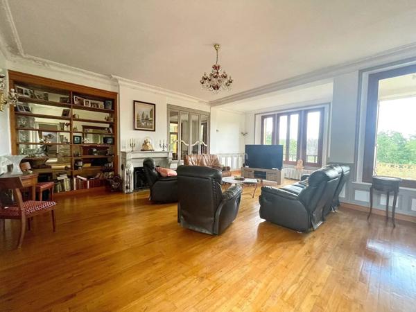 Vente Maison 11 pièces 350 m2 à Noailles