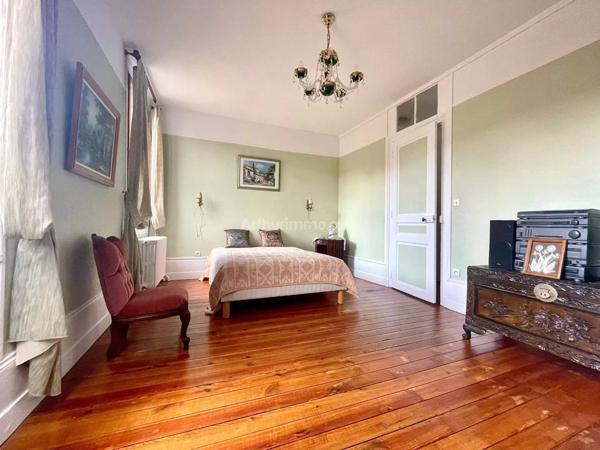 Vente Maison 11 pièces 350 m2 à Noailles