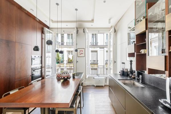 Appartement Paris 8 e - EUROPE