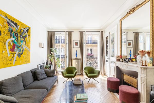 Appartement Paris 8 e - EUROPE