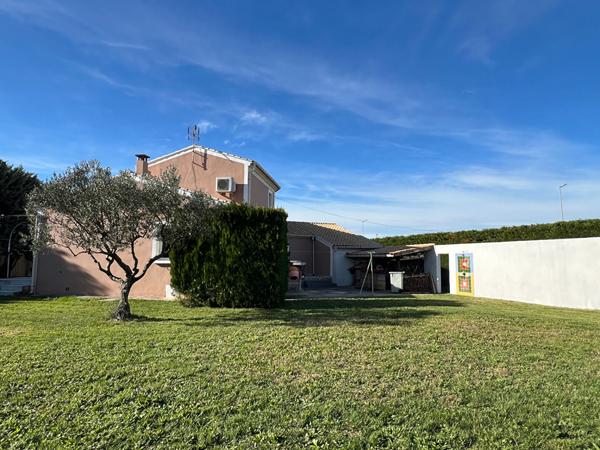 A VENDRE Entraigues Sur La Sorgue Maison 10 pièce(s) 260 m²