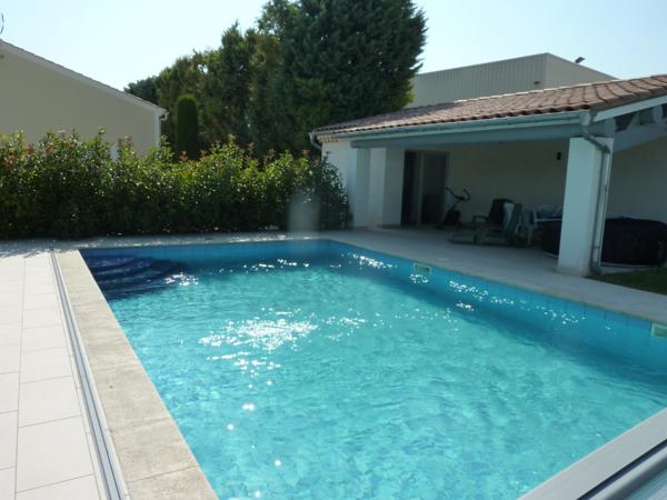 A VENDRE Entraigues Sur La Sorgue Maison 10 pièce(s) 260 m²