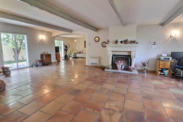 A VENDRE Entraigues Sur La Sorgue Maison 10 pièce(s) 260 m²