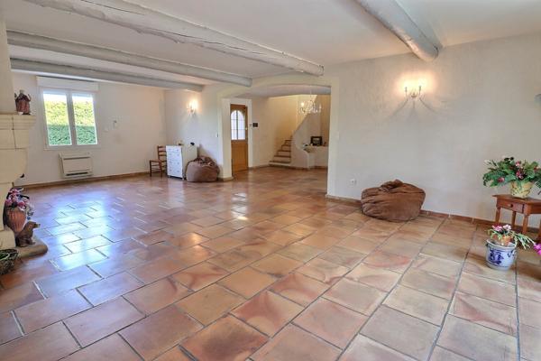 A VENDRE Entraigues Sur La Sorgue Maison 10 pièce(s) 260 m²