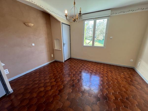 A VENDRE Entraigues Sur La Sorgue Maison 10 pièce(s) 260 m²