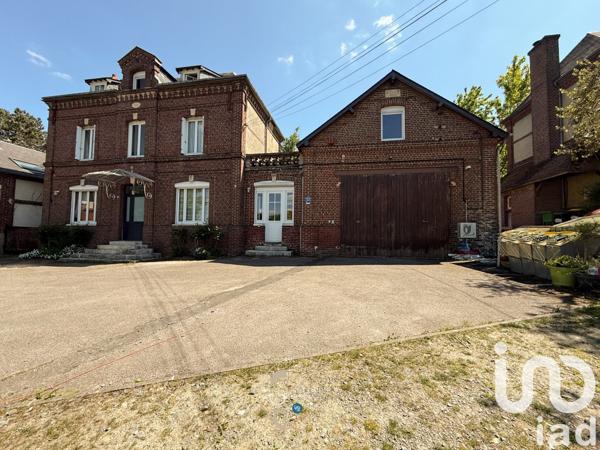 Maison 9 pièces de 180 m² à Barentin (76360)