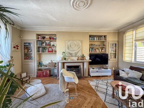 Maison 9 pièces de 180 m² à Barentin (76360)