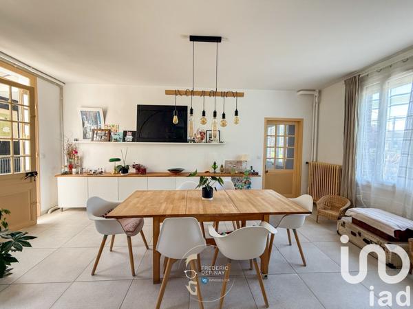 Maison 9 pièces de 180 m² à Barentin (76360)