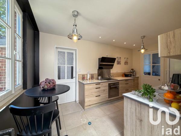 Maison 9 pièces de 180 m² à Barentin (76360)