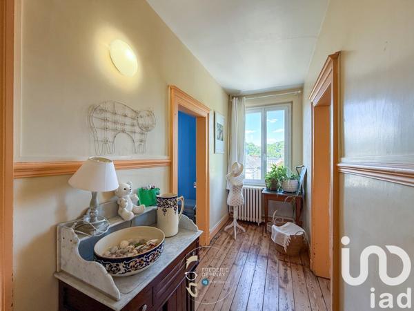 Maison 9 pièces de 180 m² à Barentin (76360)